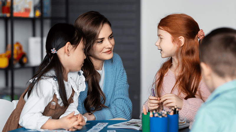 بازی کلاسی نقاشی را ادامه دهید؛ خلاقیت در کنار همکاری