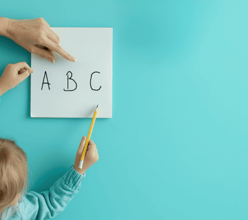 از چه سنی آموزش زبان انگلیسی به کودکانمان را شروع کنیم؟